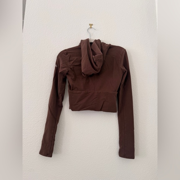 Alo Cropped Zip Hoodie — Espresso Brown - Picture 5 of 9